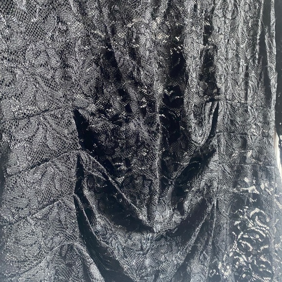 Ricki’s See-Through Lace Top - Picture 3 of 4